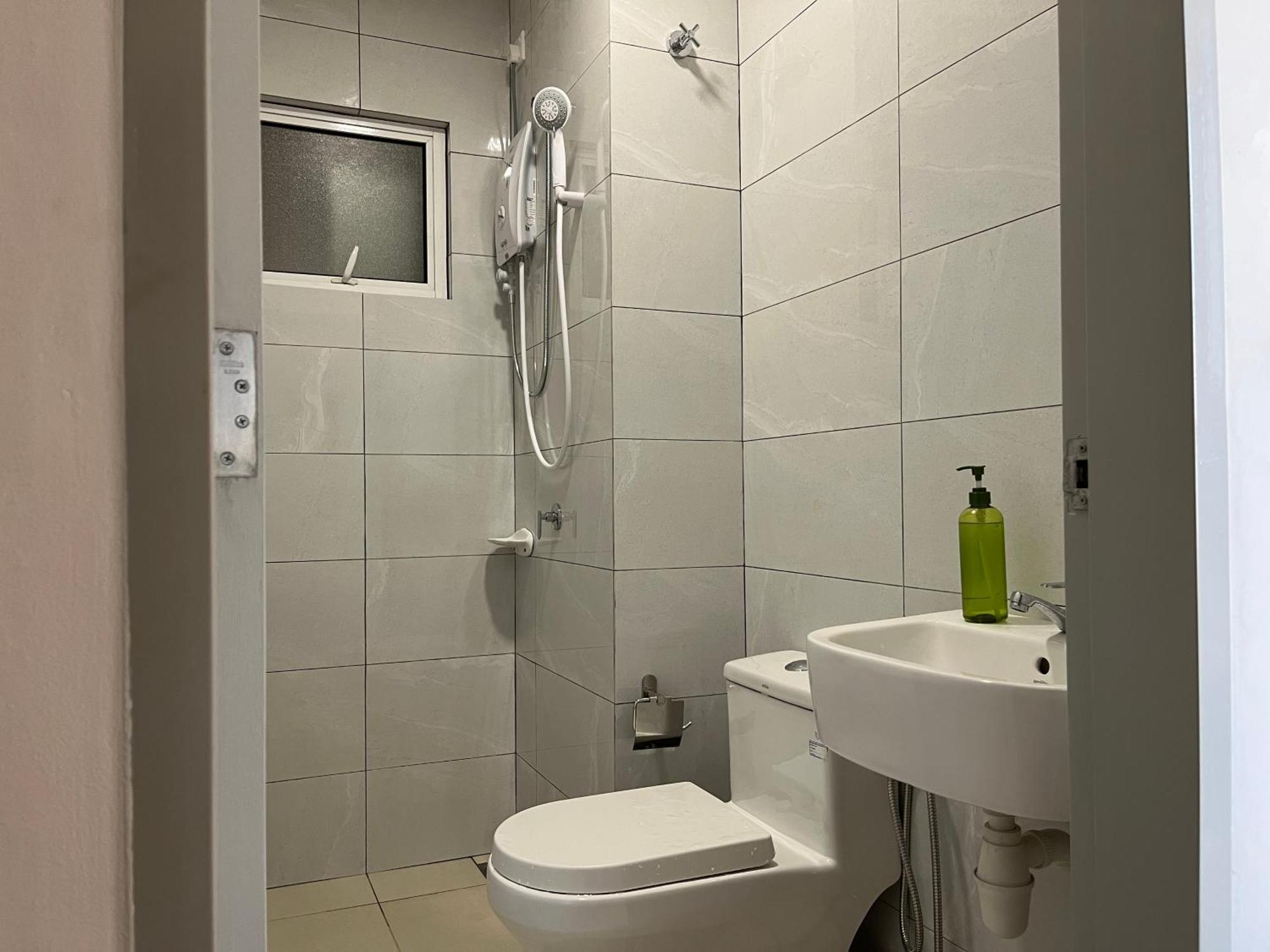 Industrial 2br 8pax Impression 5mins Totown Malacca